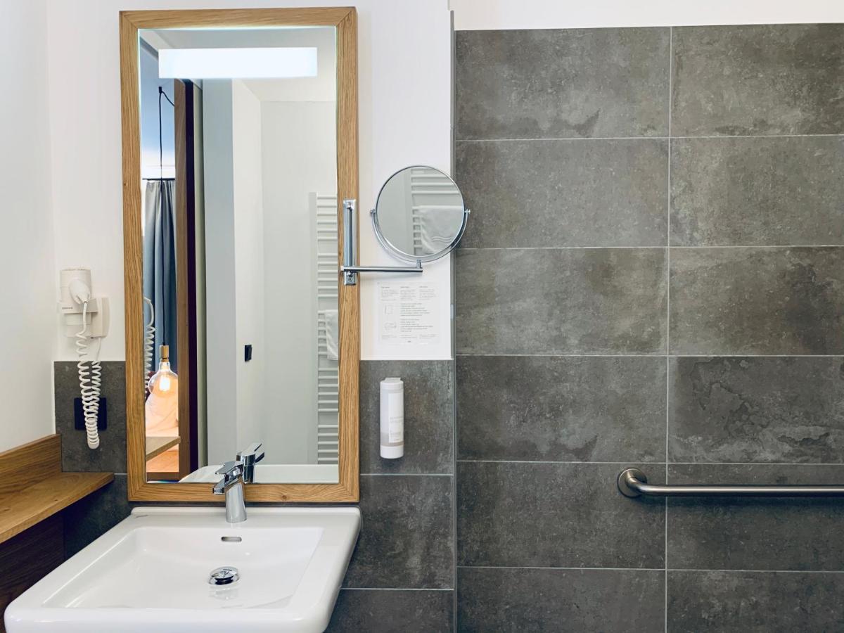 Stadthotel Kachelofen Krumbach Exteriör bild