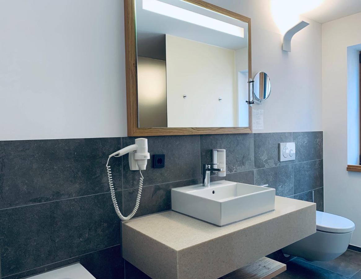 Stadthotel Kachelofen Krumbach Exteriör bild