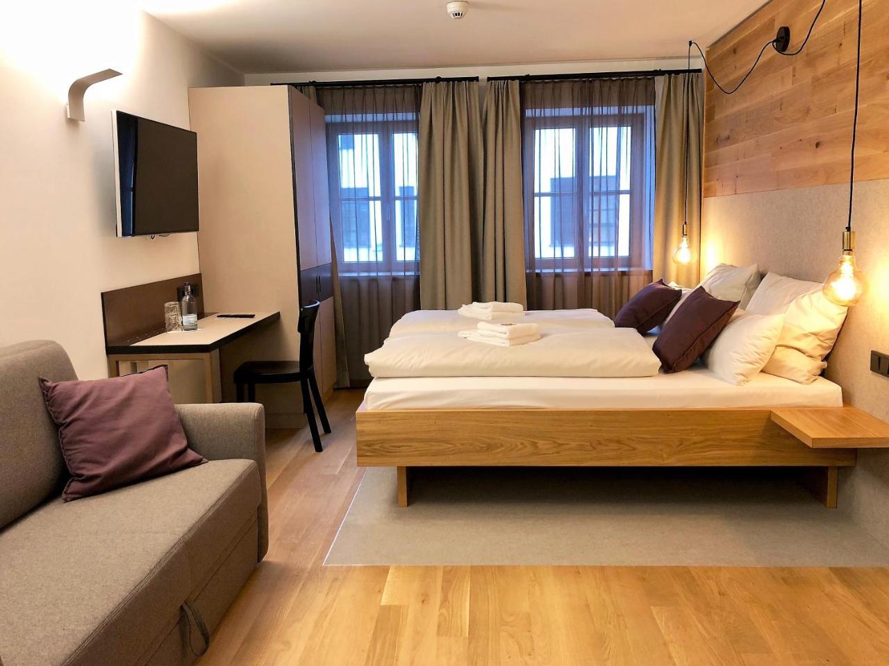 Stadthotel Kachelofen Krumbach Exteriör bild